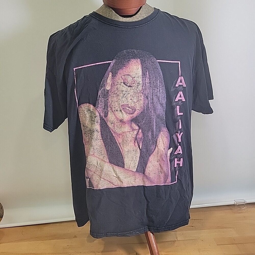 Vintage Offical Aaliyah Black and Purple T Shirt Womens Size XL Distressed